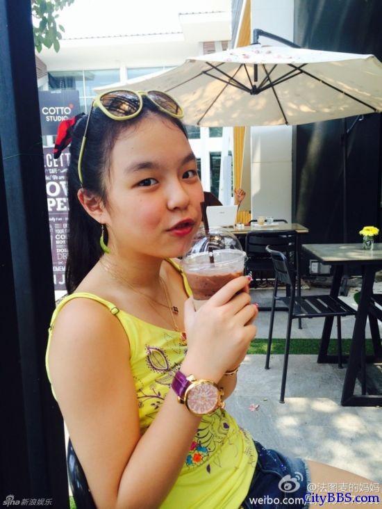 哈文全家游清迈 女儿漂亮李咏秀肌肉露酷