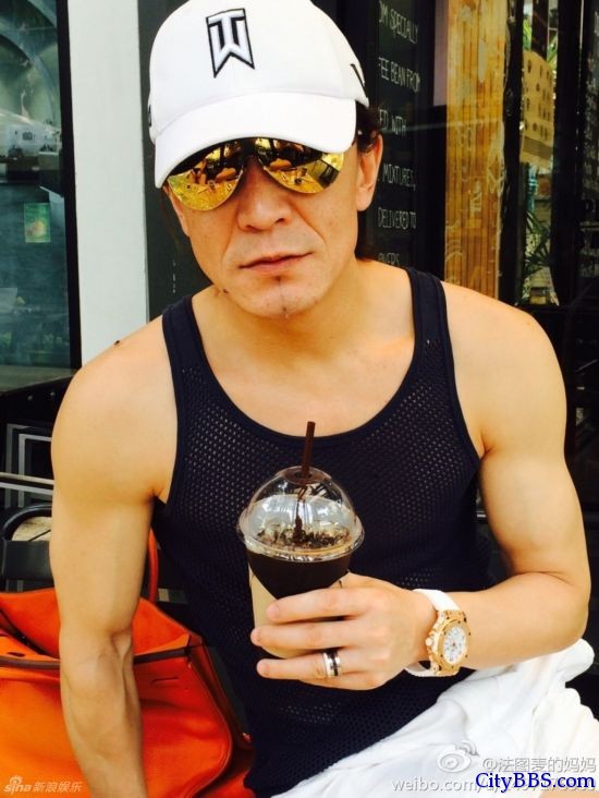 哈文全家游清迈 女儿漂亮李咏秀肌肉露酷