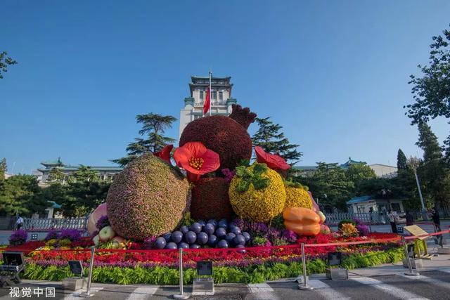 天安门长安街张灯结彩 北京盛装迎70年大庆