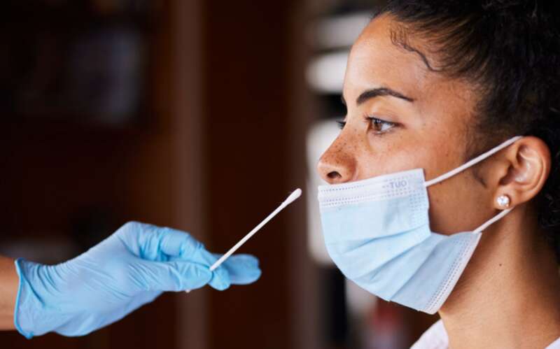 先喉痛再鼻塞 新冠现在症状与感冒过敏越发相似 先喉痛再鼻塞 新冠现在症状与感冒过敏越发相似