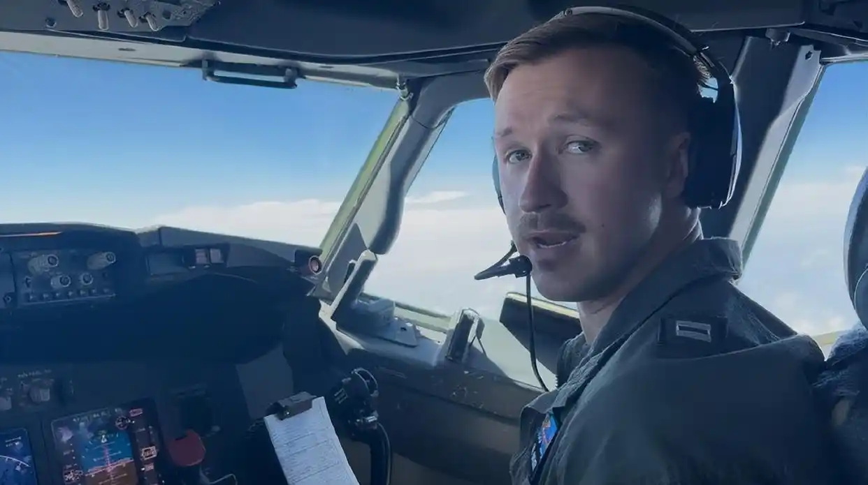 美军P-8A反潜巡逻机驶向黄岩岛 美军P-8A反潜巡逻机驶向黄岩岛