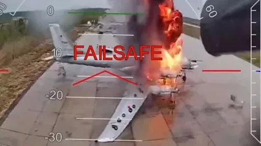 乌克兰公布“蛛网行动”无人机画面 乌克兰公布“蛛网行动”无人机画面