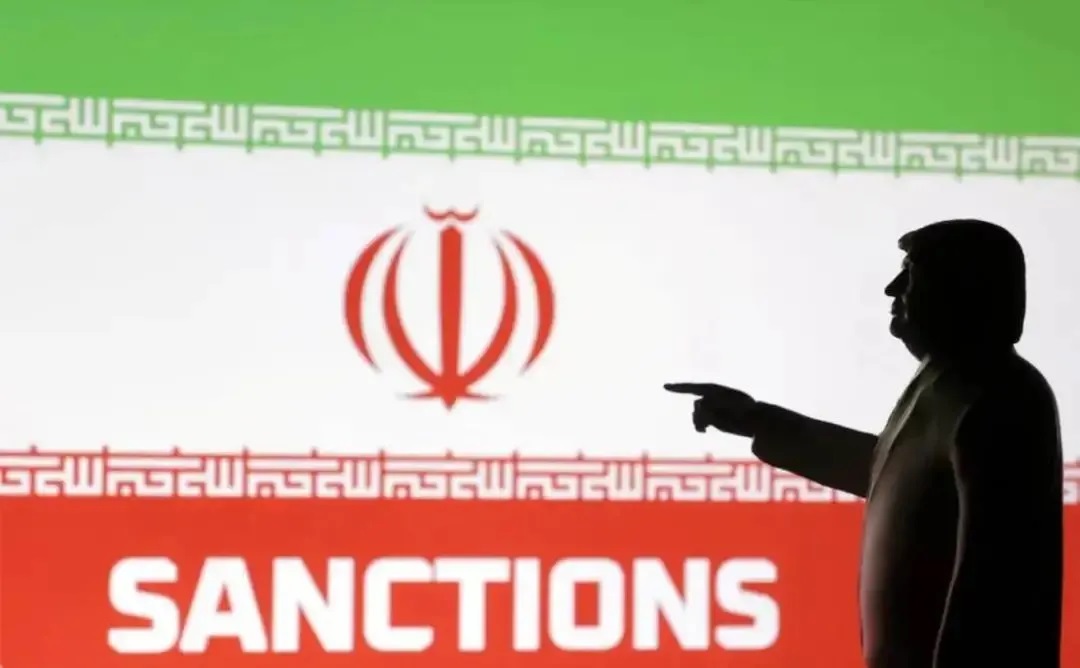 特朗普与伊朗旗帜 特朗普与伊朗旗帜