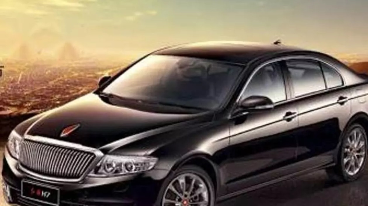 红旗推出H7高档轿车,市场目标明显要与德国宾士和宝马名车在高档车市场上竞争 ... 红旗推出H7高档轿车,市场目标明显要与德国宾士和宝马名车在高档车市场上竞争 ...