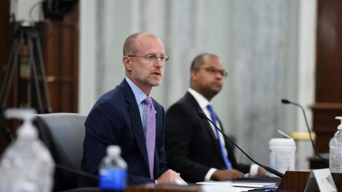 美国联邦通信委员会(FCC)主席布伦丹·卡尔在美国参议院商务、科学和交通委员会举行的监督听证会上回答问 ... 美国联邦通信委员会(FCC)主席布伦丹·卡尔在美国参议院商务、科学和交通委员会举行的监督听证会上回答问 ...